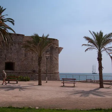 Confort, Chic & Spacieux De Les Pins & Juan-les-Pins